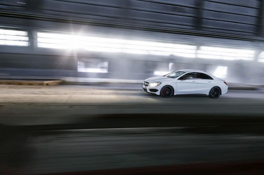  Mercedes-Benz CLA45 AMG 2014 года  (фото 42 из 110)